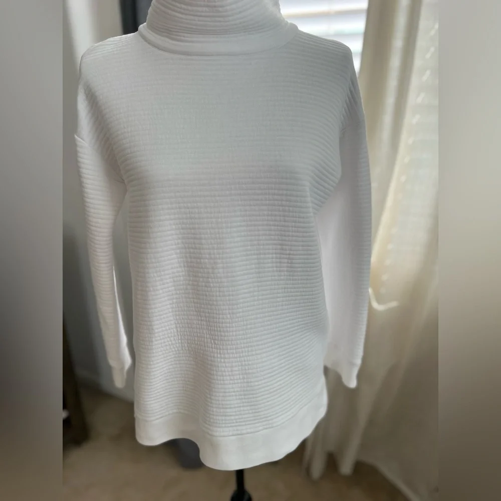 Talbots Classic White quilted pullover Turtleneck Sweater - Picture 3 of 9